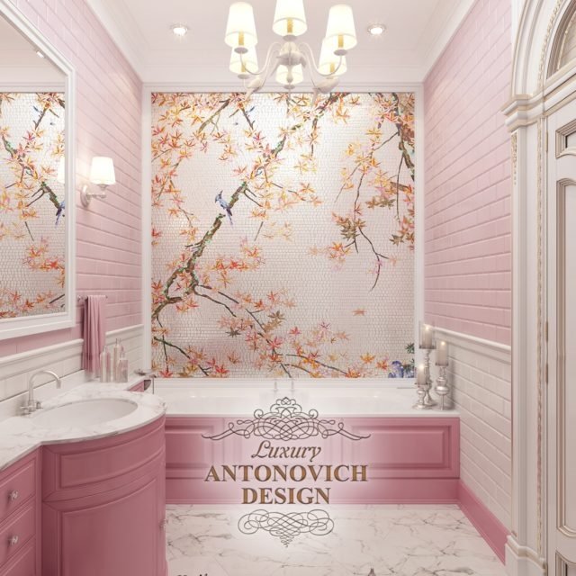 Розовая ванная с мозаикой