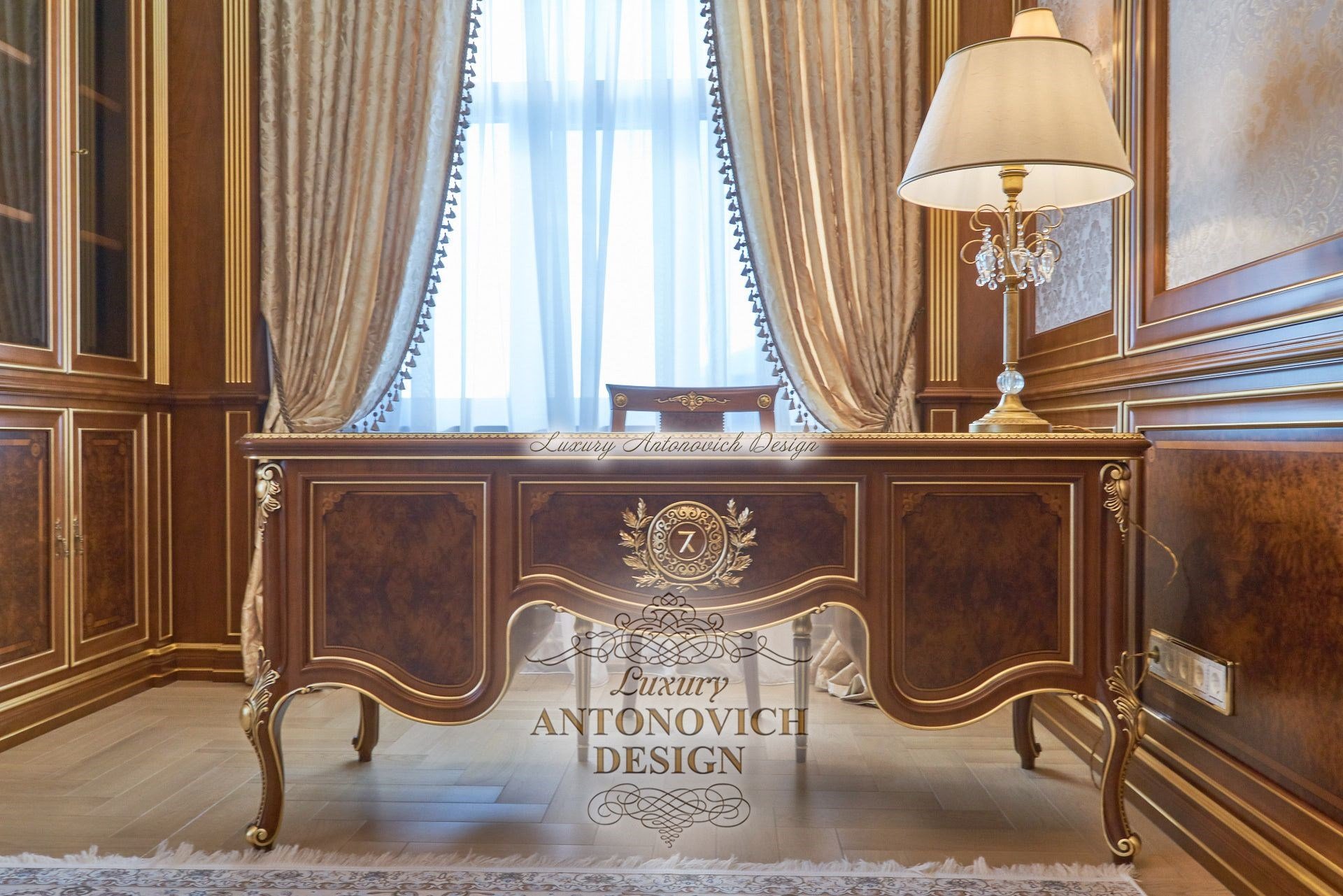 Классический дизайн интерьера кабинета коттеджа в Астане студии Luxury Antonovich Design