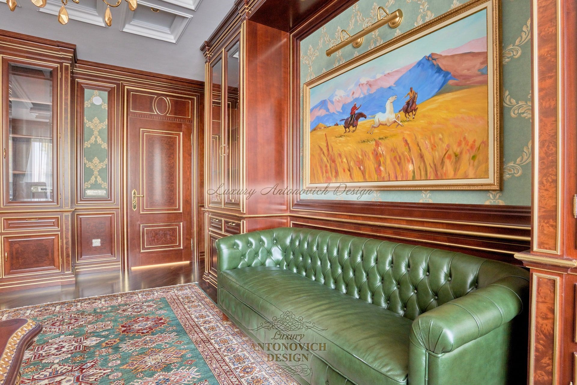 Стильный интерьер кабинета в стиле неоклассика, квартира в Нур-Султане