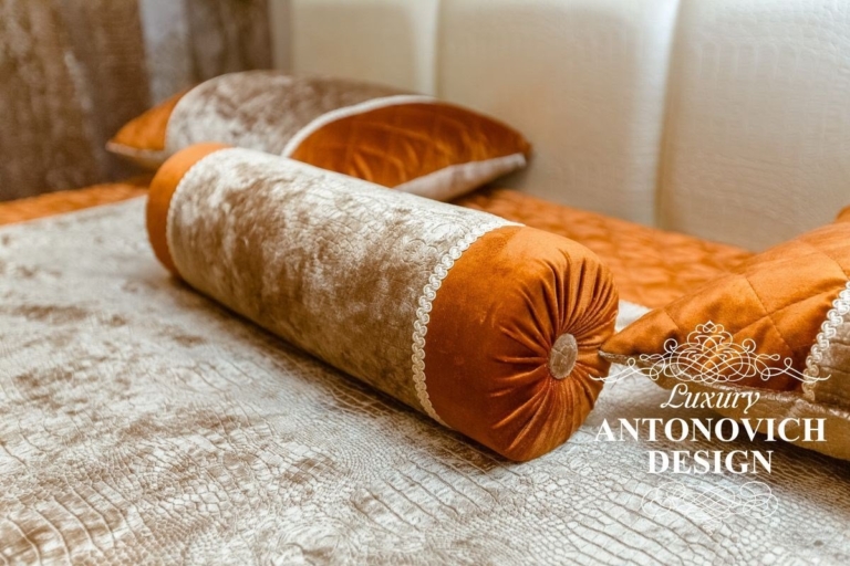 Покрывала и подушки из бархата от студии Luxury Antonovich Design (Астана)